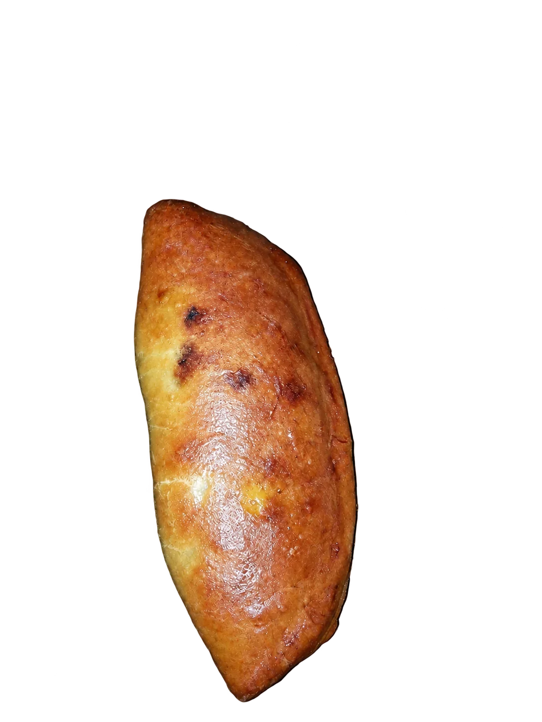 Chausson en forme de demi-lune à la croûte dorée.